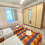 Apartament In 35132 Novi Vinodolski