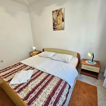 In 35132 * Novi Vinodolski